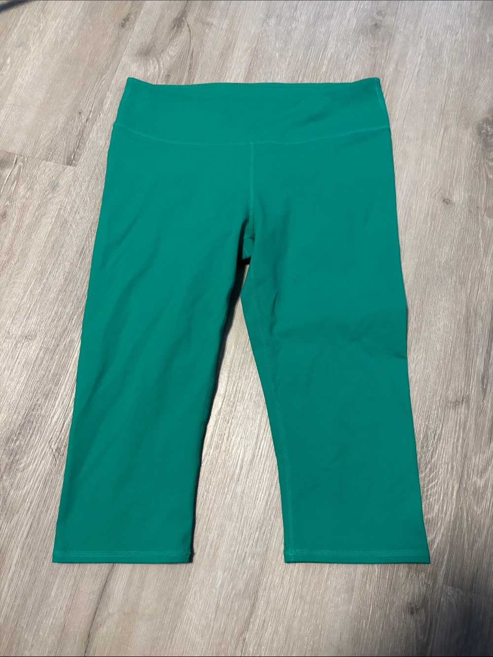 Fabletics Teal Green Capri Leggings